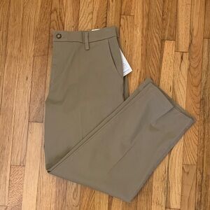 NWT men’s dockers 36x30 khaki classic fit pant